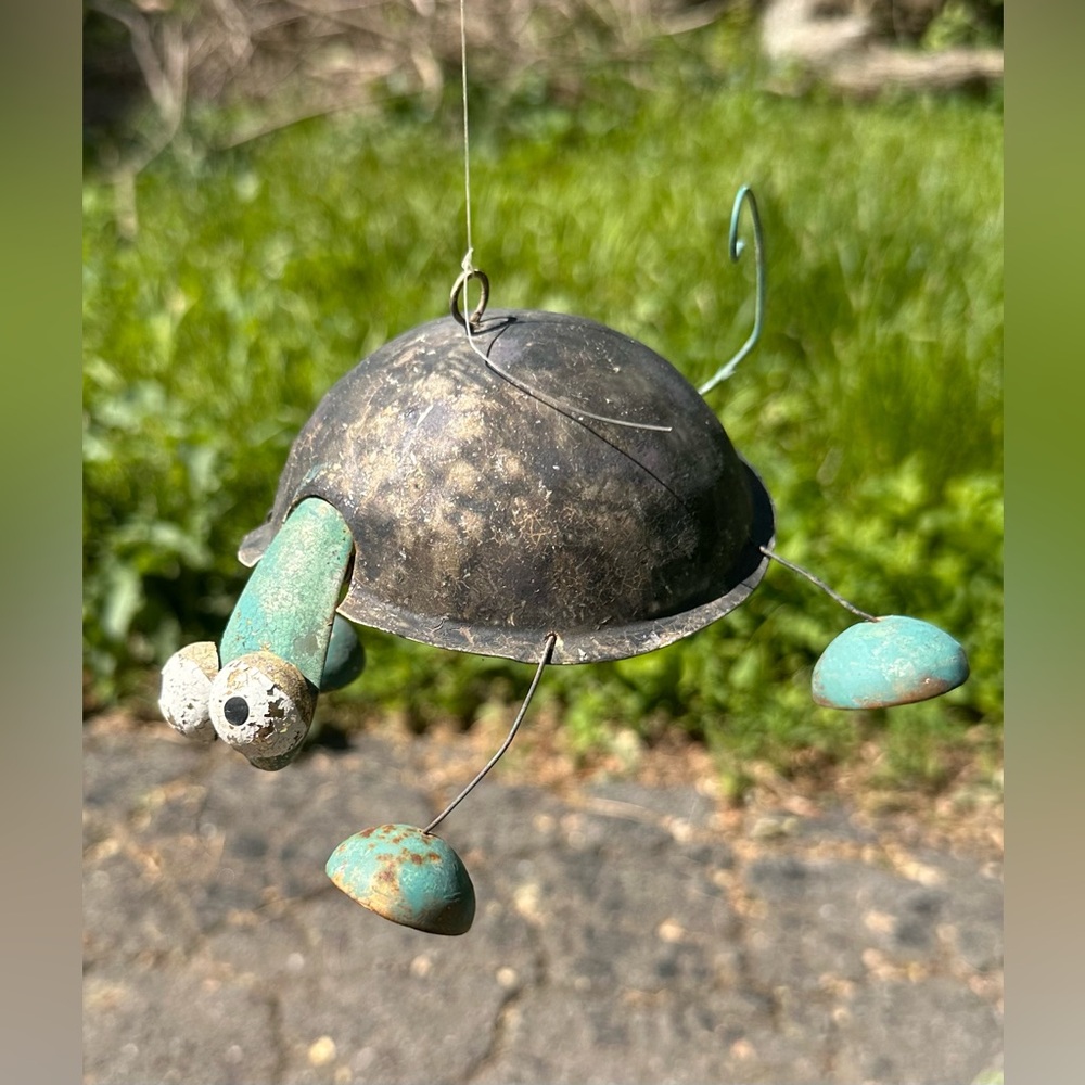 Vintage Unique Artisan Made Metal Turtle Hanging Garden Decor bobble head & legs - Picture 8 of 10